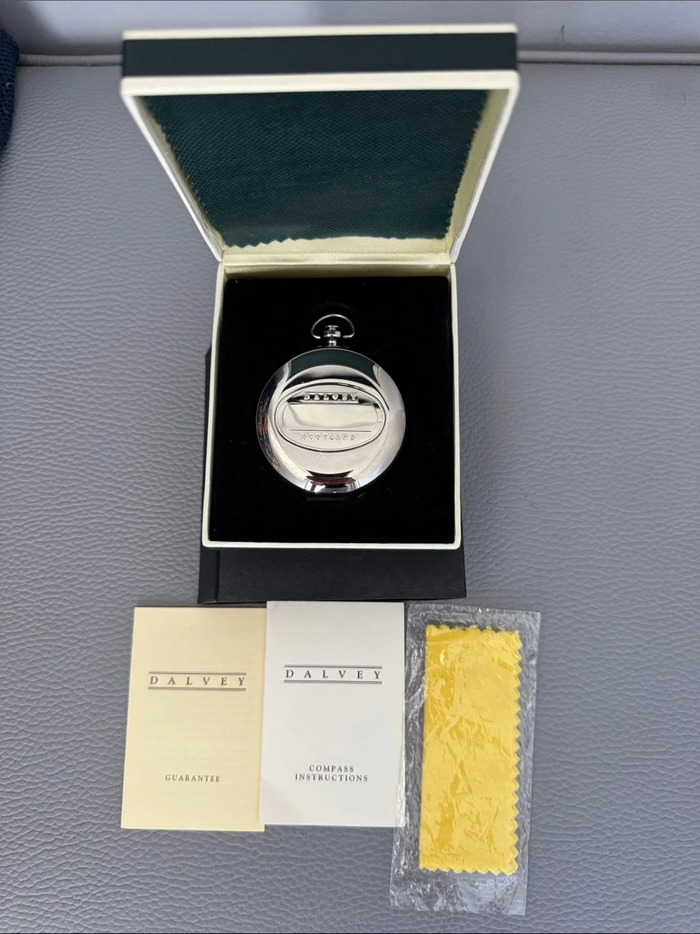 DALVEY SCOTLAND EXPLORER SILVER POCKET COMPASS POLISHED CHROME NIB